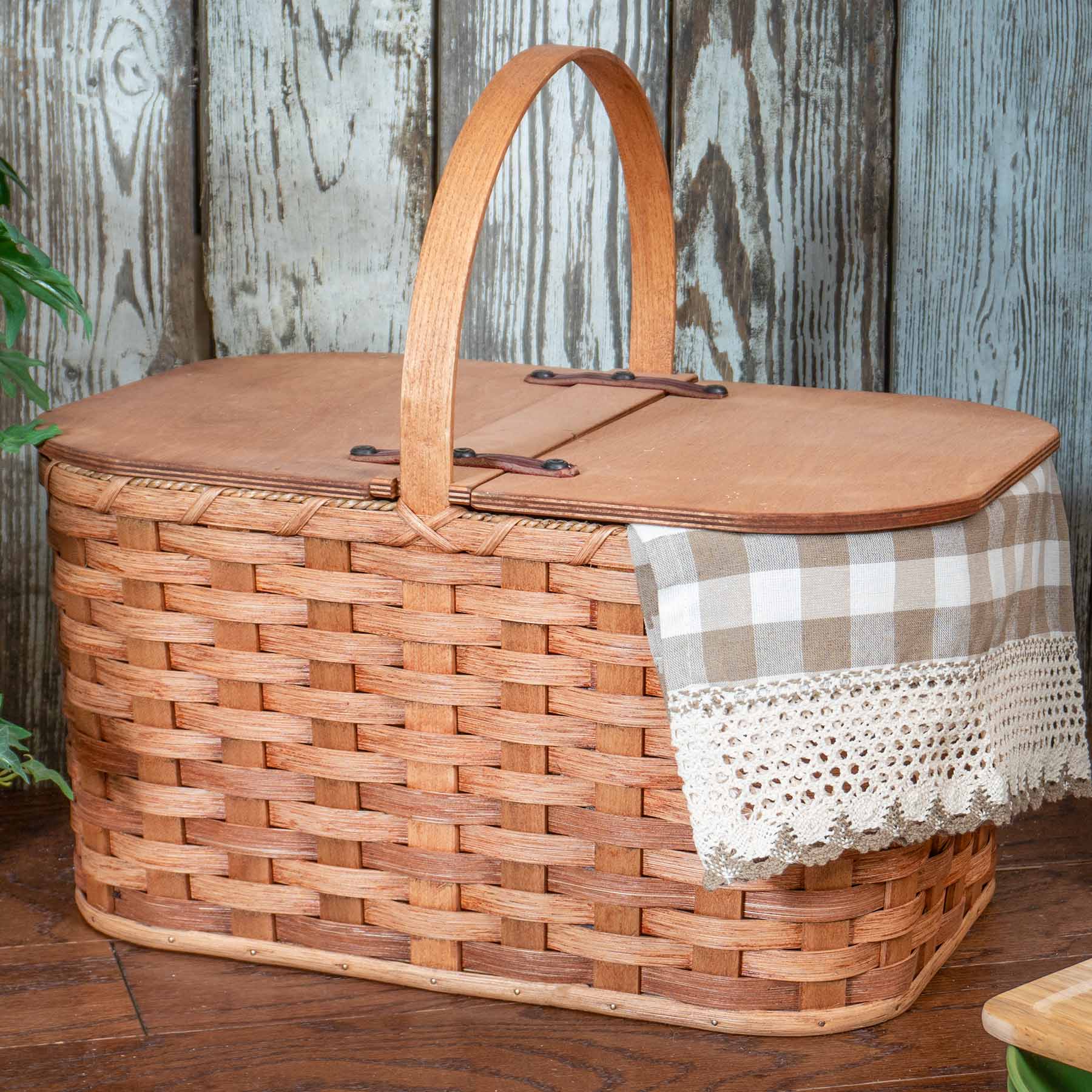 Large Vintage Picnic Basket | Amish Wicker Classic Family Picnic Basket
